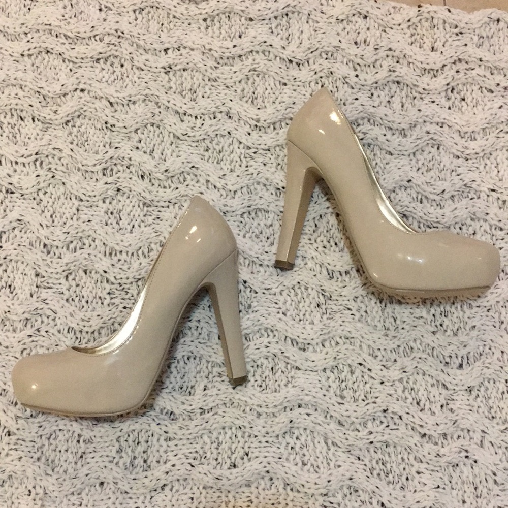 Guess nude heel